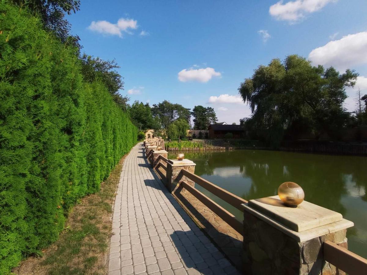 Готельно-Ресторанний Комплекс Прованс Парк Pochaiv Exterior foto