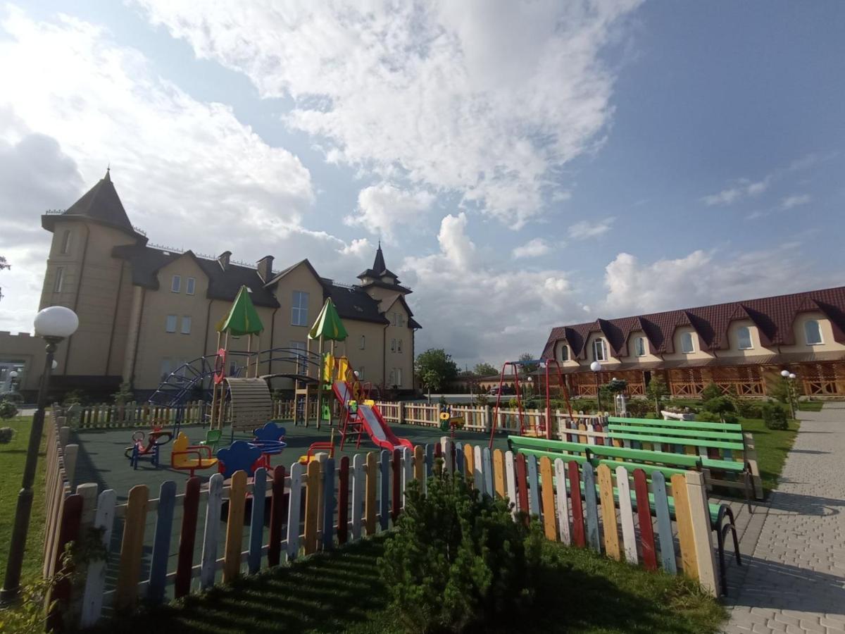 Готельно-Ресторанний Комплекс Прованс Парк Pochaiv Exterior foto