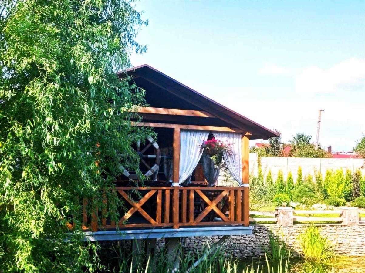 Готельно-Ресторанний Комплекс Прованс Парк Pochaiv Exterior foto