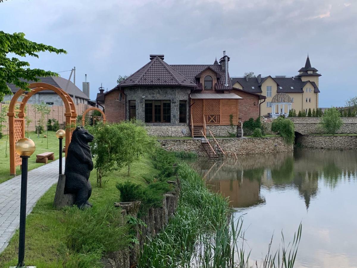 Готельно-Ресторанний Комплекс Прованс Парк Pochaiv Exterior foto